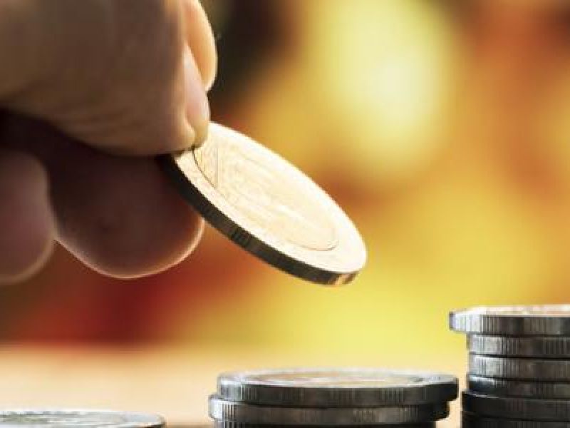 اشتمل القرار الجديد على توجيه وزارة التجارة والاستثمار بإيقاف إصدار تراخيص البيع بالتقسيط أو تجديدها
